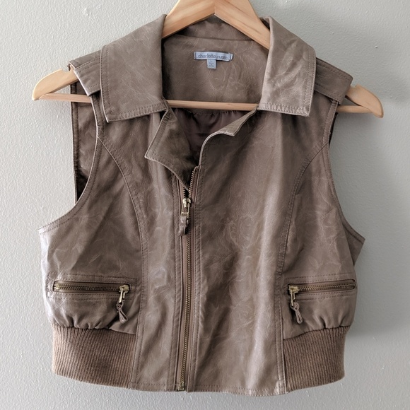 Charlotte Russe Jackets & Blazers - Charlotte Russe Faux Leather Crop Vest